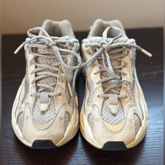 Reflective Adidas Yeezy Boost 700 V2 - Picture 11 of 16